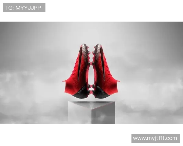 曾自费购买足球鞋的球星背后的故事与心路历程