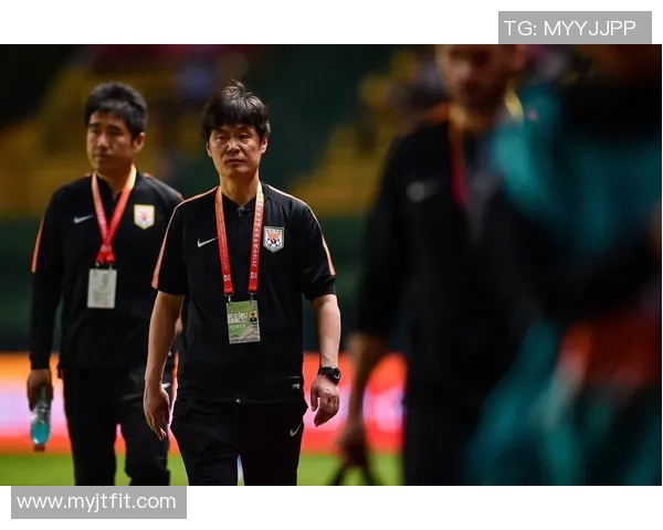 李姓足球明星崛起：从李勇到李霄鹏，揭秘中国足球的辉煌与挑战