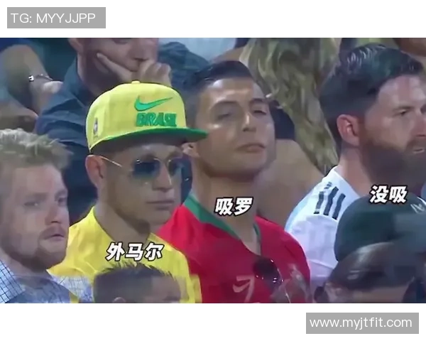 足球球星幕后趣事揭秘：那些不为人知的搞笑瞬间和生活趣事